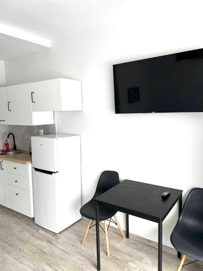 Apartment Solidarnosci, Metro, Wi-Fi, Tv, Youtube - By Hik Apartments Warsaw Exterior photo
